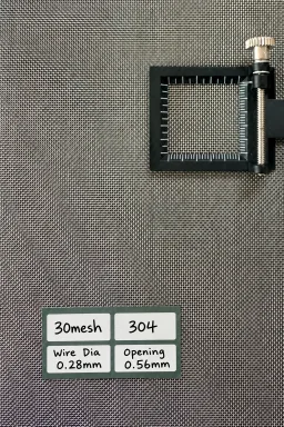 30 mesh SS304 wire mesh reference, 0.28 mm wire and 0.56 mm labeled opening