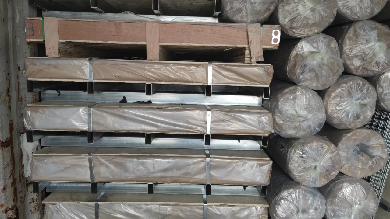 Expanded metal bundles protected with wood frames and straps